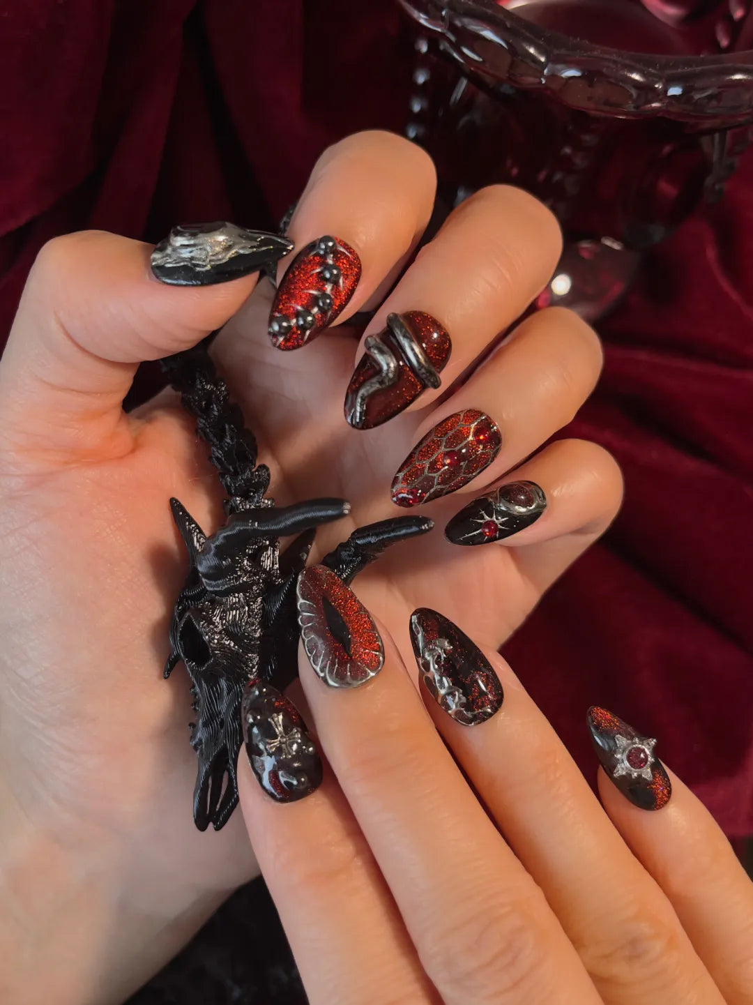 Scarlet Curse - Nailsnail